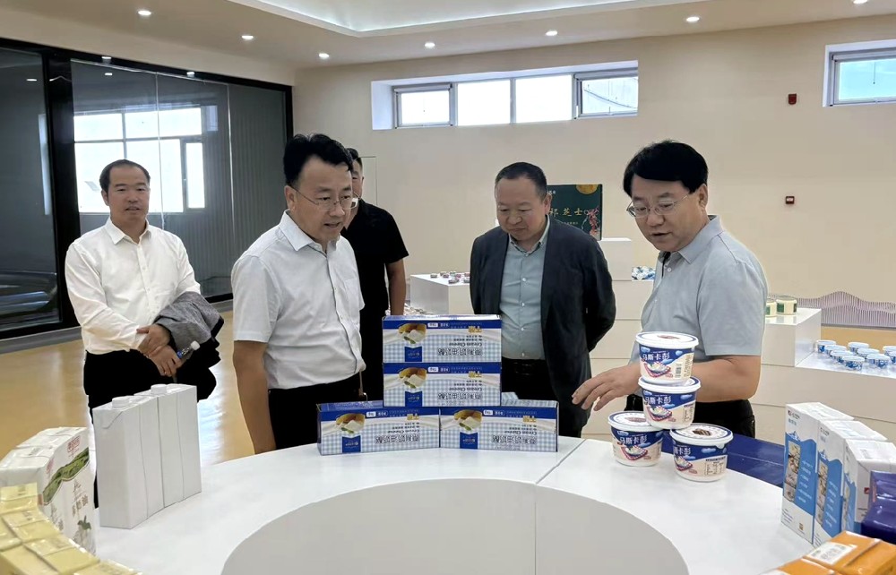 省工商聯(lián)秘書長宋學(xué)勤到甘肅傳祁甘味乳業(yè)調(diào)研